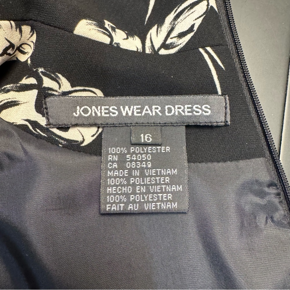 Jones Wear Black and White Asymmetrical Floral Wrap Dress - Picture 5 of 12